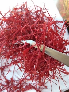 Safran rouge pur à 100 %, qualité supérieure, grade A, longs et fins, séchés, bruts, pour le thé - Product Image 5