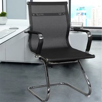 Chaise de bureau de direction à dossier haut avec base chromée, accoudoirs réglables et roulettes pivotantes pour réunions et conférences