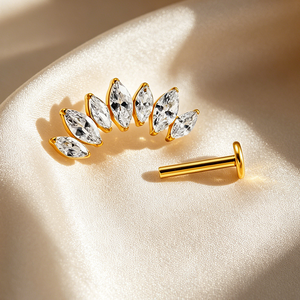 <span class=keywords><strong>Piercing</strong></span> Labret in Titanio G23 ASTM F136 con Zirconi a Forma di Fiore, Orecchini con Filettatura Interna, <span class=keywords><strong>Piercing</strong></span> per <span class=keywords><strong>Trago</strong></span> 16G Placcato <span class=keywords><strong>Oro</strong></span> - Product Image 3