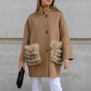 Vente en gros Manteau de luxe en <span class=keywords><strong>laine</strong></span> de mouton et <span class=keywords><strong>alpaga</strong></span> Manteau en <span class=keywords><strong>laine</strong></span> de cachemire véritable pour femmes avec de grandes poches en fourrure de renard - Product Image 2