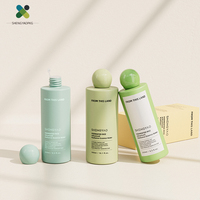 Flacon de toner en plastique de 250 ml à épaules droites avec bouchon à vis à bille pour produits cosmétiques hydratants pour le visage et liquides floraux