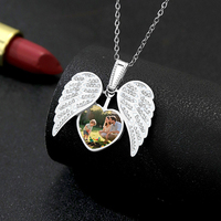 Collier à chaîne à maillons en acier inoxydable plaqué or 18 carats pour femmes, avec pendentif photo personnalisé gravé, strass pour couples