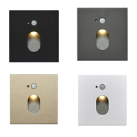 Lampe à pied LED intégrée étanche pour l'extérieur Lampe d'angle contrôlée pour les escaliers, les couloirs et les cours Lumière carrée pour les escaliers 3w
