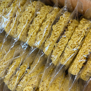 Penjualan laris Mi bulat blok besar kotak 4kg mie mangkuk besar lezat