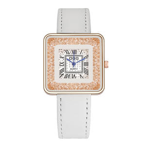 Montre à quartz pour femme avec chiffres romains carrés et bracelet en cuir, montre élégante pour femme. - Product Image 3
