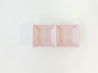 Plateau à condiments rose à double compartiment en mélamine de qualité alimentaire A5, personnalisé en usine, avec 2 compartiments séparés pour la restauration hôtelière
