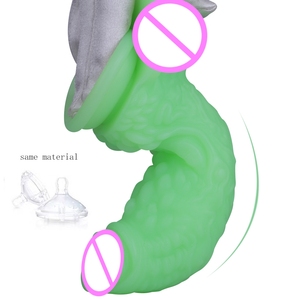 Nouveau pénis vert Fluorescent Noctilucent bouchon anal épais dilatateur jouets sexuels femme forme spéciale Silicone gelée sangle sur gode xxl - Product Image 6