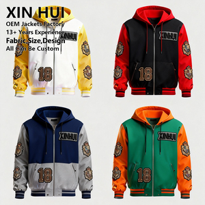 Chaqueta Bomber Varsity Personalizada para Hombre, de Invierno, Larga, con Capucha, Cierre de Cremallera, Parches Bordados, Mangas de Cuero en Contraste y Forro Polar - Product Image 4