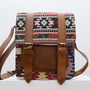 Bolso bandolera de lona bohemia con solapa de cuero y estampado étnico para mujer - Product Image 4