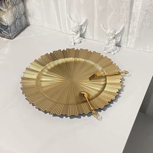 Piatto Decorativo in Stile Europeo Imitazione Ceramica <span class=keywords><strong>per</strong></span> Matrimoni e Feste, Bordo Dorato, Decorazione Artigianale, Piatto <span class=keywords><strong>per</strong></span> Frutta Dorato Lucido di Alta Gamma - Product Image 1