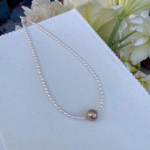 Collar Barroco de Oro de 14K para Mujer, Deslumbrante Perla Natural Grande Plegada de Color Púrpura, Cadena para Clavícula, Diseño Único Arrugado - Product Image 3