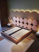 2025 Luxuriöses Modernes Queensize-Bett Weich Gepolstertes Leder-Schlafzimmermöbel mit Platzsparendem Stauraum Komfortables Modernes Bett