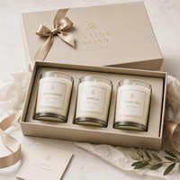 Ensemble cadeau de 3 bougies parfumées aromatiques en cire de soja dans un bocal en verre organique avec emballage personnalisé de luxe haut de gamme