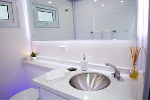 Remolque de Baño Móvil para Eventos al Aire Libre y Obras de Construcción con Instalaciones Sanitarias - Product Image 6