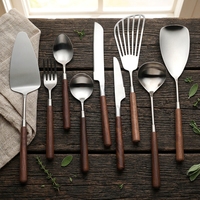 Peralatan Dapur 9 Buah Gagang Kayu Walnut Retro Set Pisau Kue Spatula Baja Tahan Karat Grosir Pabrik