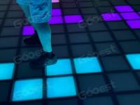 2025 vente chaude jeu intérieur immersif LED carreaux de sol Pixel contrôle Juego De Piso grille activer jeu Piso Led