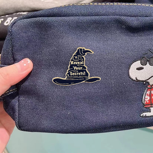 Venta caliente <span class=keywords><strong>Magic</strong></span> Academy Style Hat Book Map Cart Esmalte suave Chapado en oro Cute Cartoon Lapel Pins Metal Crafts - Product Image 3