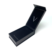 Boîte à bijoux magnétique personnalisée de luxe en papier carton noir à rabat anneau de glace boucle d'oreille collier cubain emballage de luxe pour hommes pour leur