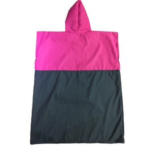 Poncho <span class=keywords><strong>de</strong></span> <span class=keywords><strong>surf</strong></span> en microfibre brodé avec logo personnalisé pour adulte Serviette <span class=keywords><strong>de</strong></span> <span class=keywords><strong>bain</strong></span> à capuche <span class=keywords><strong>Cape</strong></span> épissée et serviette <span class=keywords><strong>de</strong></span> plage à capuche - Product Image 3