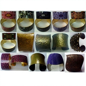 Bracelets religieux en résine ivoire de haute qualité, design personnalisé, écologiques, pour femmes, pour mariage, avec option de couleur personnalisée - Product Image 6
