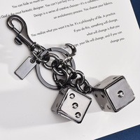 Nouvel Arrivage Porte-clés et Pendentif pour Sac ou Téléphone Portable en Alliage Métallique Électroplaqué, Forme de Dés Géométrique 3D Classique, Style Instagram