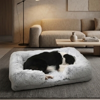 Lit pour animaux de compagnie moderne rectangulaire en tissu pelucheux à poils longs, antidérapant, en mousse à mémoire de forme, lavable en machine, pour chiens et chats