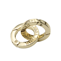 Cincin terpisah paduan seng Premium-cincin pegas gerbang logam Logo kustom untuk gantungan kunci mewah, Perhiasan & merek mode