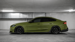 Automotive <b>Vinyl</b> <b>Wrap</b> Moss Green PET High Gloss Air Release Self Healing Full Body Car <b>Wrap</b> Film Color Changing Film Roll - Product Image 3