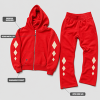 Survêtement Homme Rouge Personnalisé en Coton Lourd Lavé avec Applique Géométrique, Capuche et Poche Kangourou Droite pour un Style Vintage Streetwear Décontracté