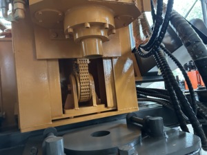 트럭 장착 시추공 드릴 머신 유압 로타리 오일 드릴링 장비 물 우물 드릴링 장비 - Product Image 6