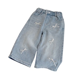Pantaloni in Denim a Gamba Larga Azzurri con Fiocco Ricamato e Strass per Bambine, Abbigliamento Casual Quotidiano - Product Image 4