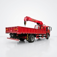 Grue montée sur camion lourd de 8 tonnes à haute performance, flèche pliante, palan hydraulique pour les opérations minières et portuaires