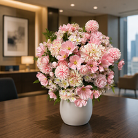 Bola Bunga Artifisial Campuran Warna Pink dengan Tanaman Hijau Pakis, Dekorasi Meja Pernikahan, Bola Peony Sutra untuk Dekorasi Jalan Menuju Acara Perjamuan
