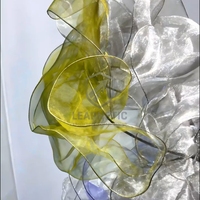 Sculpture artistique transparente personnalisée en structure métallique argentée suspendue pour hôtel, centre commercial, exposition, espace commercial, atrium