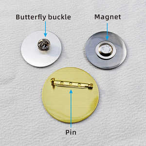 Vente en gros de pin's métalliques personnalisés avec logo, badges en résine époxy, pin's décorés de strass sur le thème de l'anime - Product Image 5