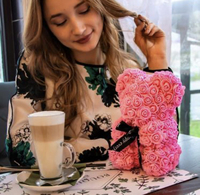 Hflora Ours en roses artificielles réalistes en mousse PE 40 cm – Qualité supérieure – Cadeau de Noël, Saint-Valentin, Fête des Mères, Mariage – Coffret cadeau