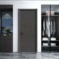 Portes intérieures en bois de teck massif avec plaque en cristal de carbone de couleur cerise, design contemporain avec serrure intelligente