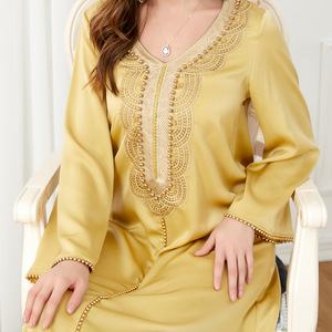 Vêtements pour femmes col en V mot perle vêtements traditionnels musulmans robe de mode à manches longues - Product Image 5