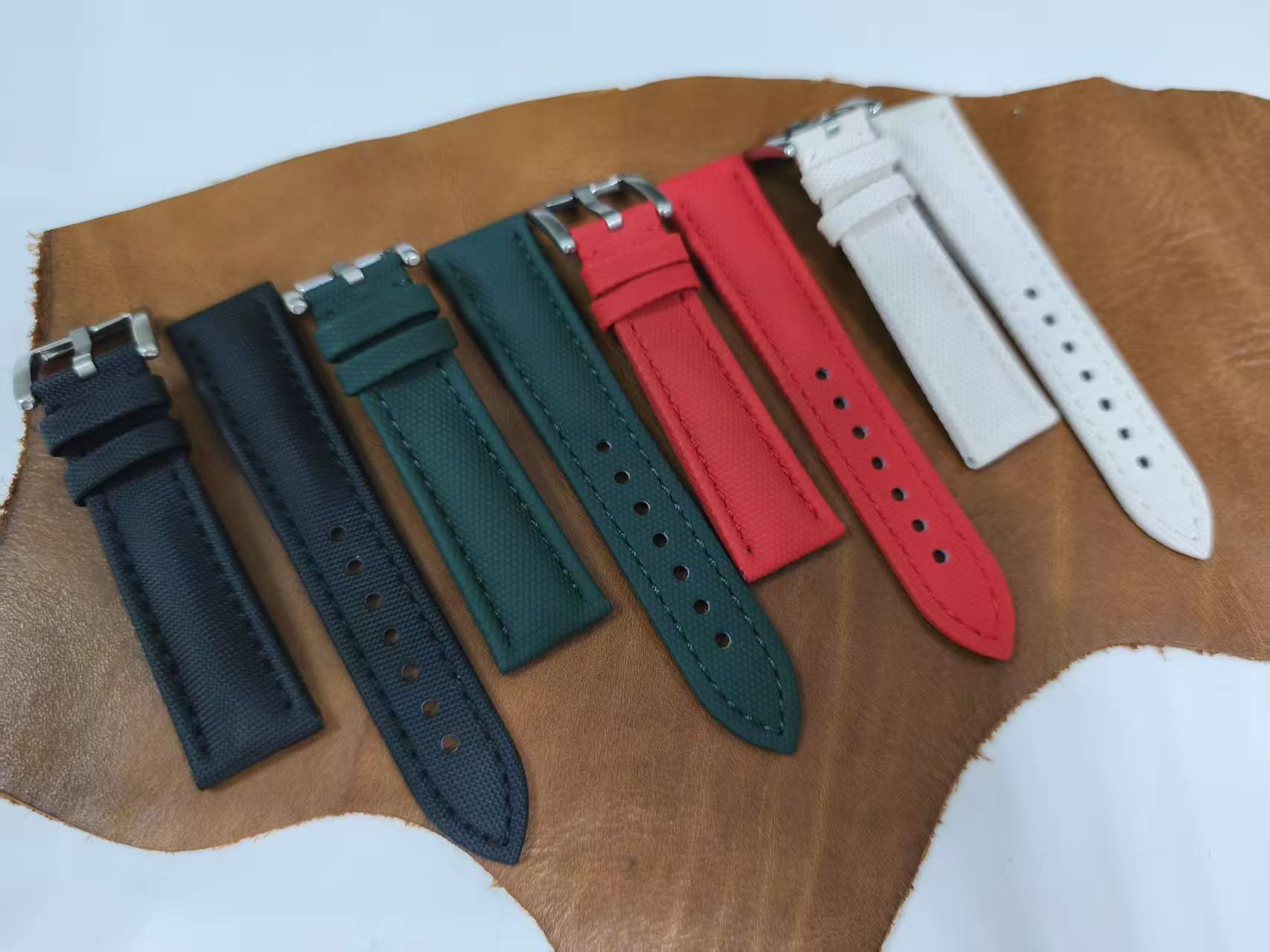 ODM And OEM designed multi color 18/20/22/24MM high round-filled quick release PU watch straps