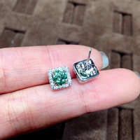 Kadınlar için Kare Yeşil CZ Halo Saplama Küpe, 6mm, Beyaz Altın Kaplama Pirinç Geometrik Kulak Çivileri, Yeşil