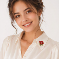 Épinglette personnalisée en émail dur motif rose, design botanique moderne et romantique, finition miroir lisse, plaqué or