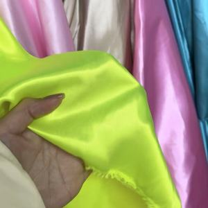 <span class=keywords><strong>Tissu</strong></span> de soie doux léger Polyester Microélastique Satin pour robes de mariée robes de soirée couleur unie Sati filles décoratives - Product Image 5