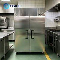 Réfrigérateur vertical à double vitrage avec verre isolant thermique et verrouillage, maintient le froid à l'intérieur, réduit le fonctionnement fréquent du compresseur et les consommations d'énergie.