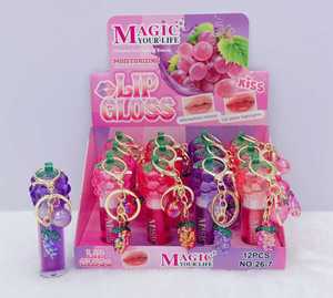 Al por mayor Novedad 2026 Brillo labial de uva con llavero de uva, Set de brillo labial mágico 2 en 1, Tinte labial de frutas, Maquillaje de uvas - Product Image 1
