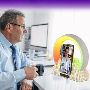 Nouvelle Lampe de Nuit Montagne de Flammes RVB, Lampe de Réveil, Chargeur Sans Fil, Lampe d'Ambiance de Bureau, Lampe Coucher de Soleil, Réveil, Décoration Cadeau - Product Image 3