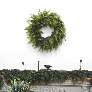 Guirnalda Navideña de Cedro Artificial de 24 Pulgadas con Ramas de <span class=keywords><strong>Pino</strong></span> Rústicas de Tacto Real para Decoración Navideña de <span class=keywords><strong>Puerta</strong></span> Principal, Pared o Ventana - Product Image 2