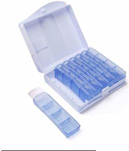 Boîte à pilules portable en plastique avec compartiments carrés pour 7 jours, personnalisable - Product Image 1