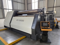 Machine à rouler à quatre rouleaux W12-16X2000, machine à rouler à quatre rouleaux CNC avancée pour l'industrie de la formage des métaux.