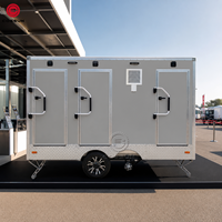 Cogsun Remorque Sanitaire Mobile de Luxe Personnalisée à 3 Cabines, Toilettes Portables pour Événements Commerciaux Extérieurs