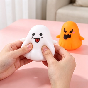 Jouet anti-stress Squishy fantôme mignon à remontée lente, Poupée à presser lumineuse, Décoration fantaisie pour fête d'Halloween - Product Image 1